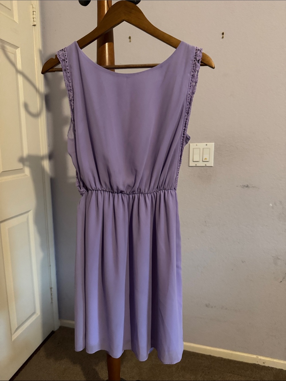 Soprano Lavender Sleeveless Midi Dress